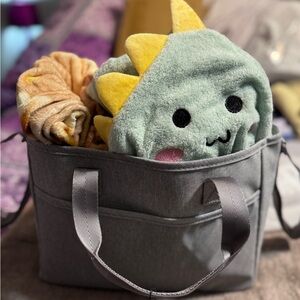 Vera Bradley Giraffe Baby Shower Gift Bag - Green and Yellow